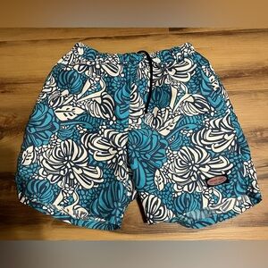Vineyard Vines Swim Trunks Mens Medium M Blue Lined Flower Pattern